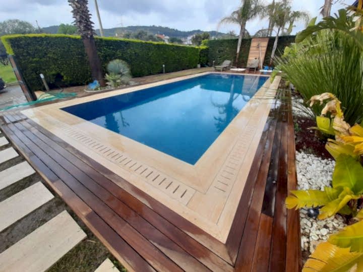 Çeşme Villa Havuzu