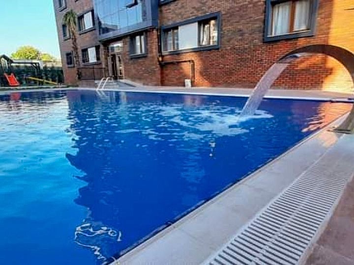 İzmir Buca site havuzu