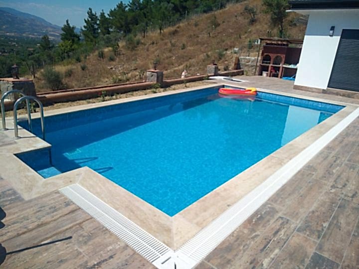 Nuray Hanım ( Villa Havuzu ) Kemalpaşa